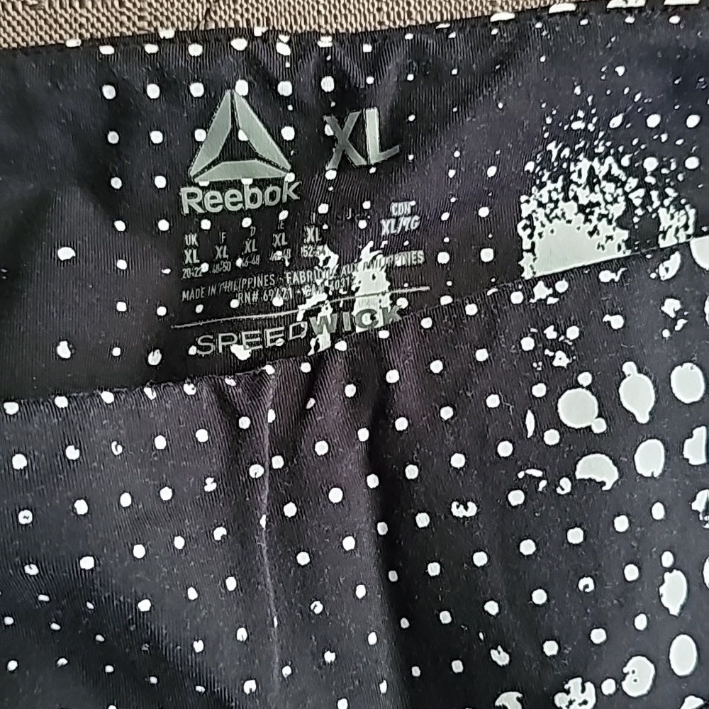 Reebok, speedwick, work out pants and top... black and white size XL top L - Picture 3 of 7